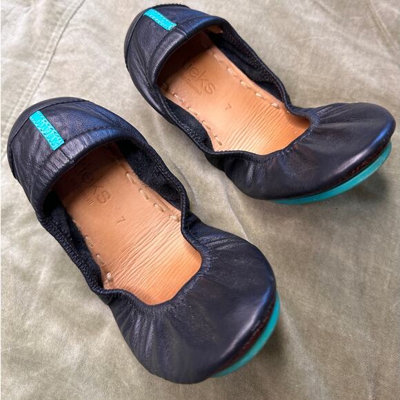 Tieks Shoes - Tieks Matte Black Leather Ballet Flats 7